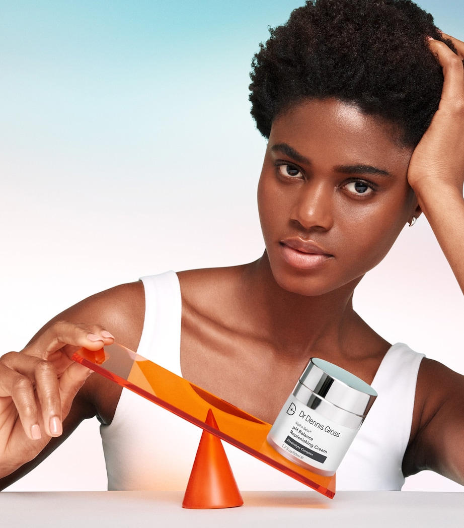 pH Balance Replenishing Cream (50ml) NO COLOUR Image 7