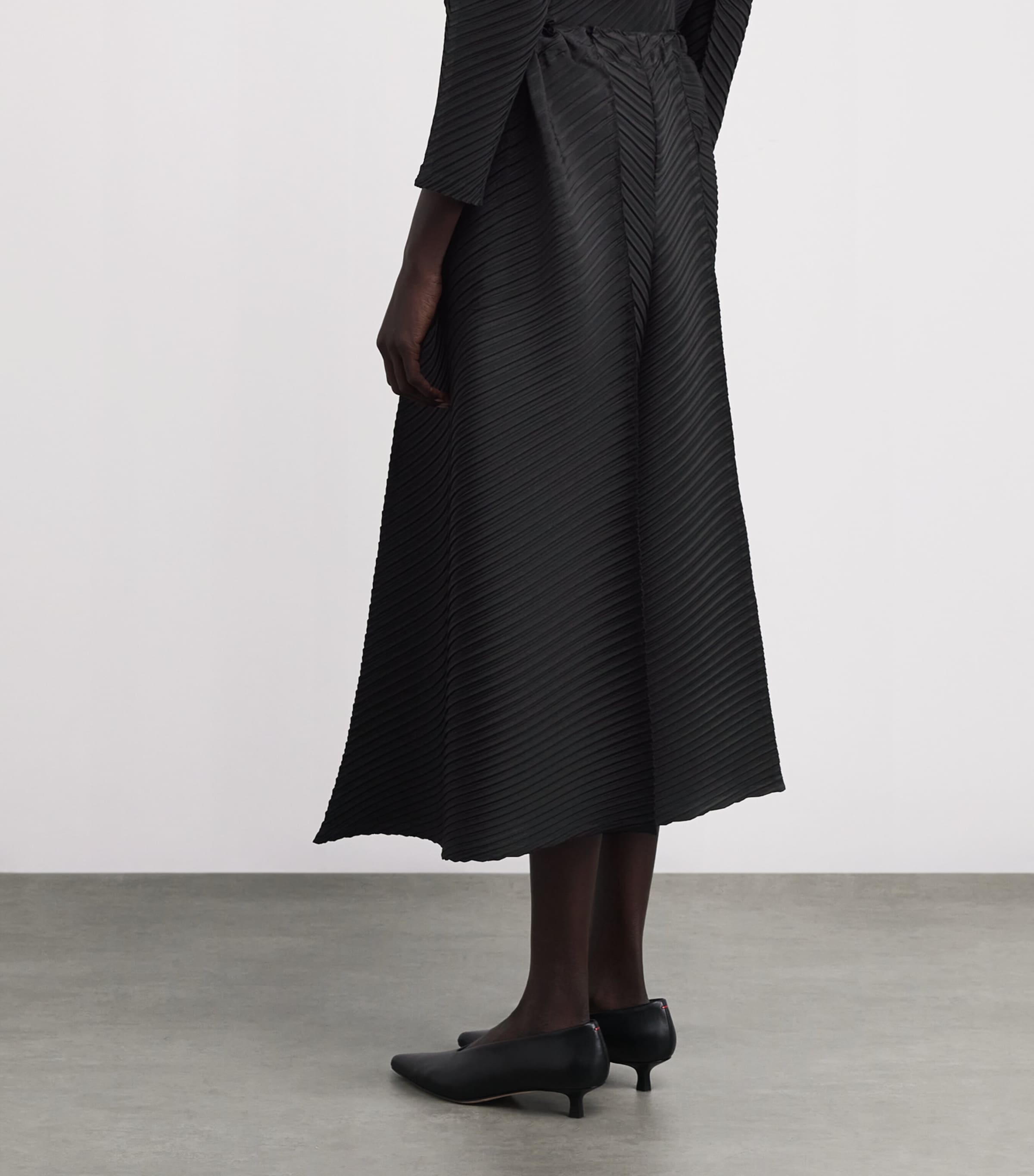 Issey Miyake Womens Plaster Pleats Cropped Trousers Black Image 4