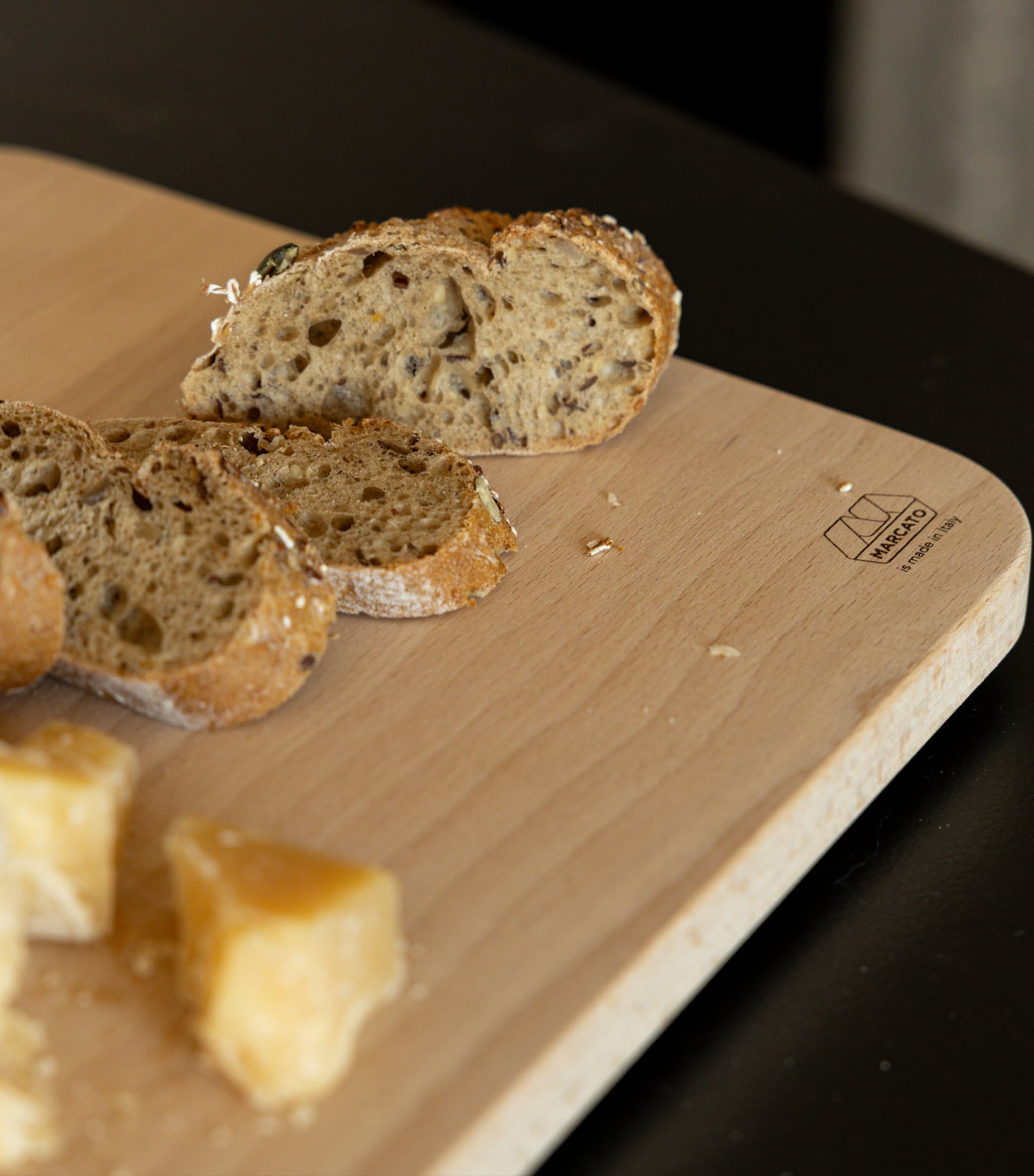 Large Classic Cutting Board BEECHWOOD Image 4