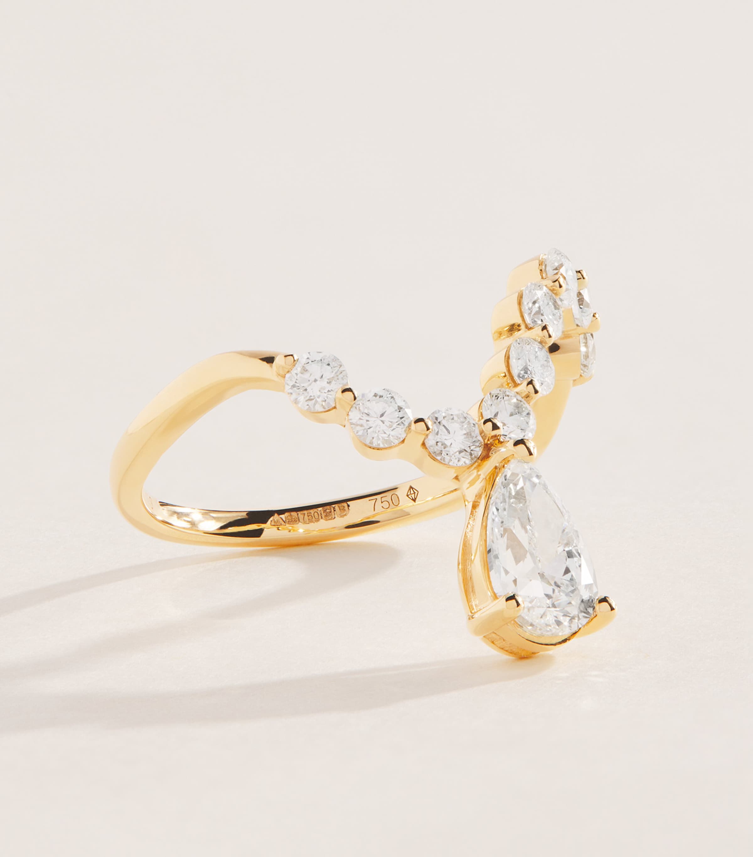 Persée Yellow Gold and Diamond Wave Dome Ring Yellow Gold Image 3