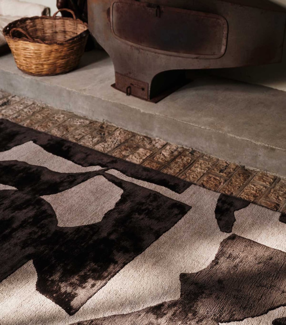 x Kelly Wearstler Spire Ember Rug (1.83m x 2.74m) BLACK Image 6