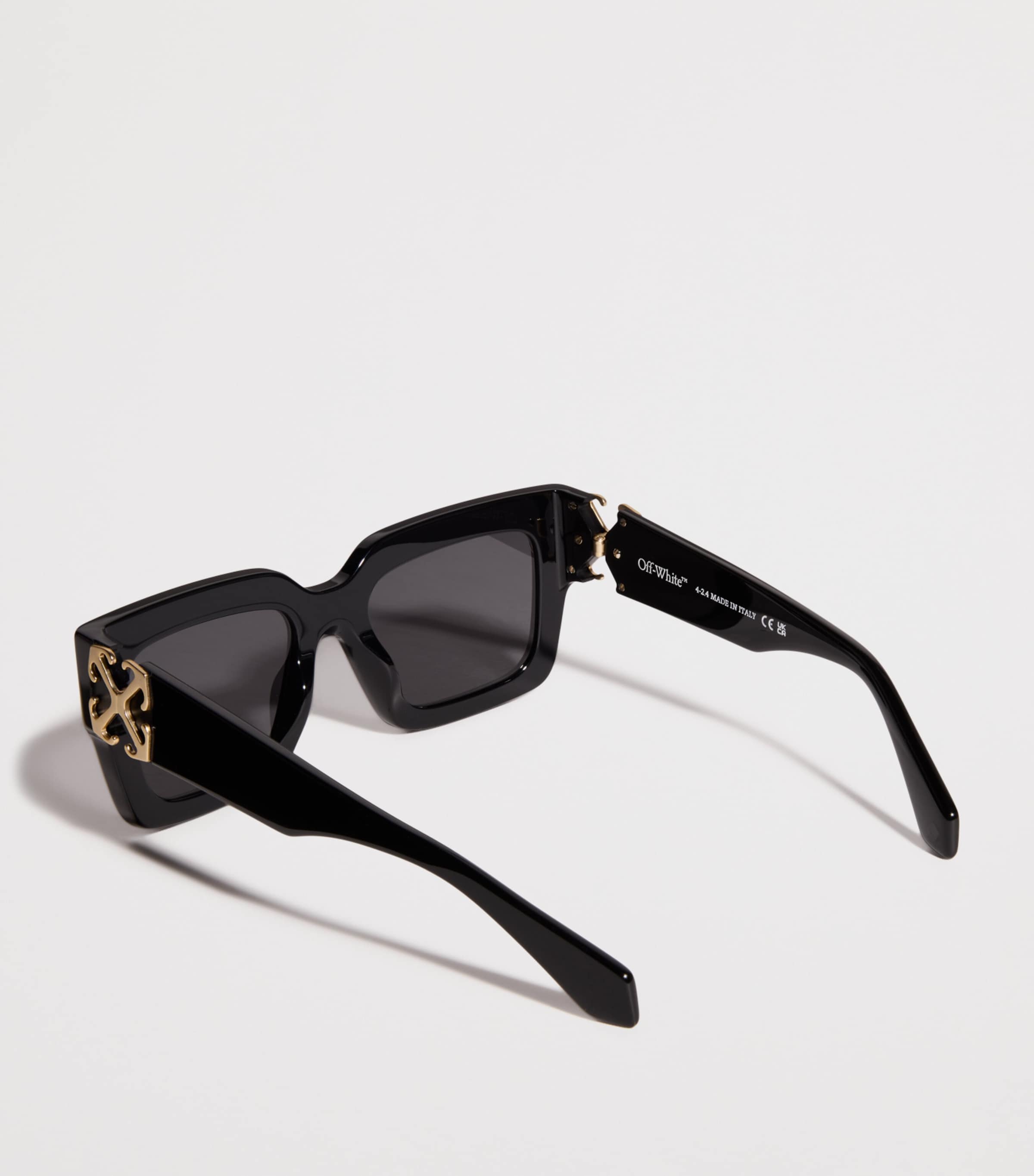 【送料&関税込】Off-White Mystic Sunglasses - Unisex Off-White MYSTIC SUNGLASSES | Neiman Marcus