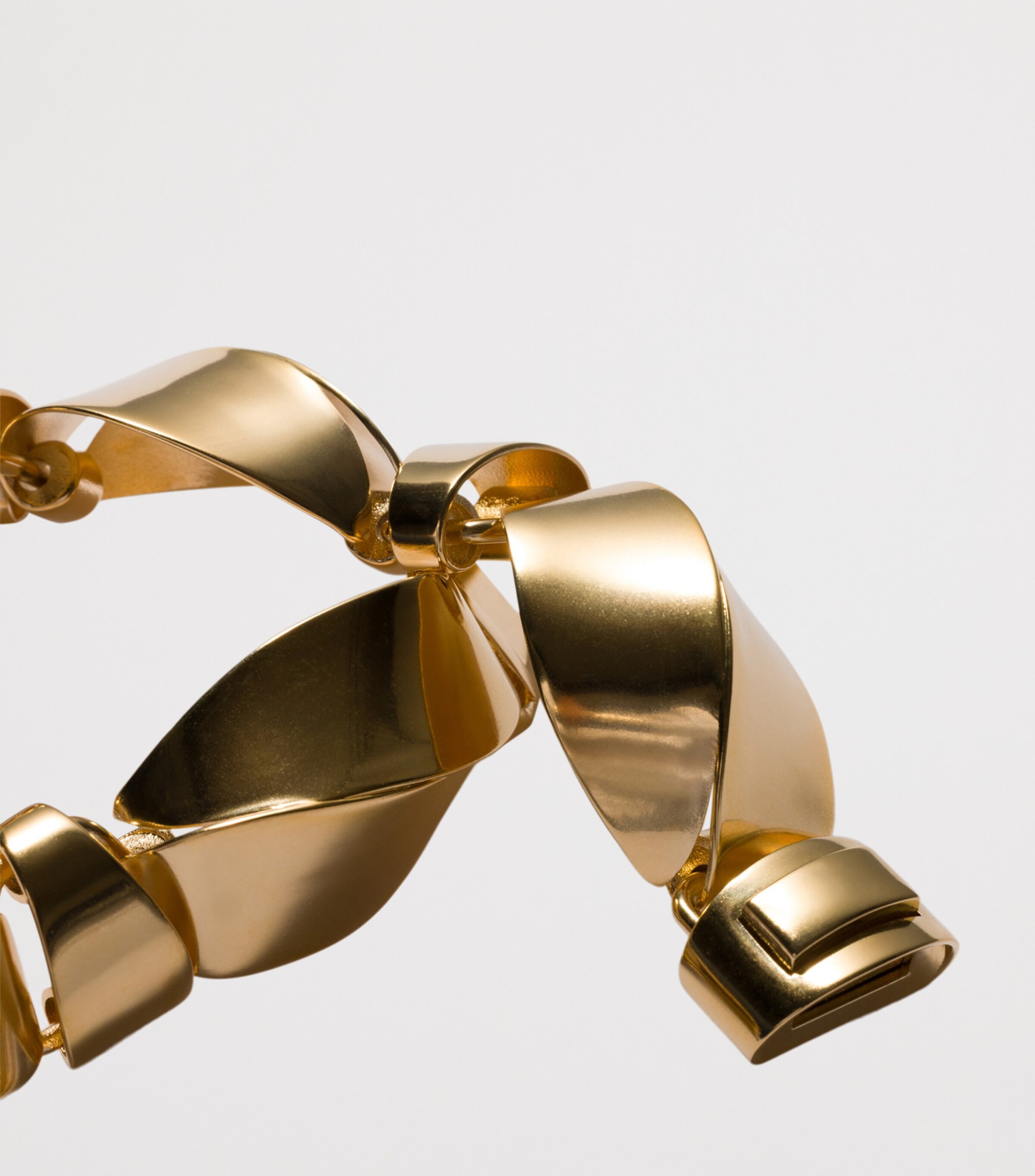 Twisted Necklace F0VRM Image 3