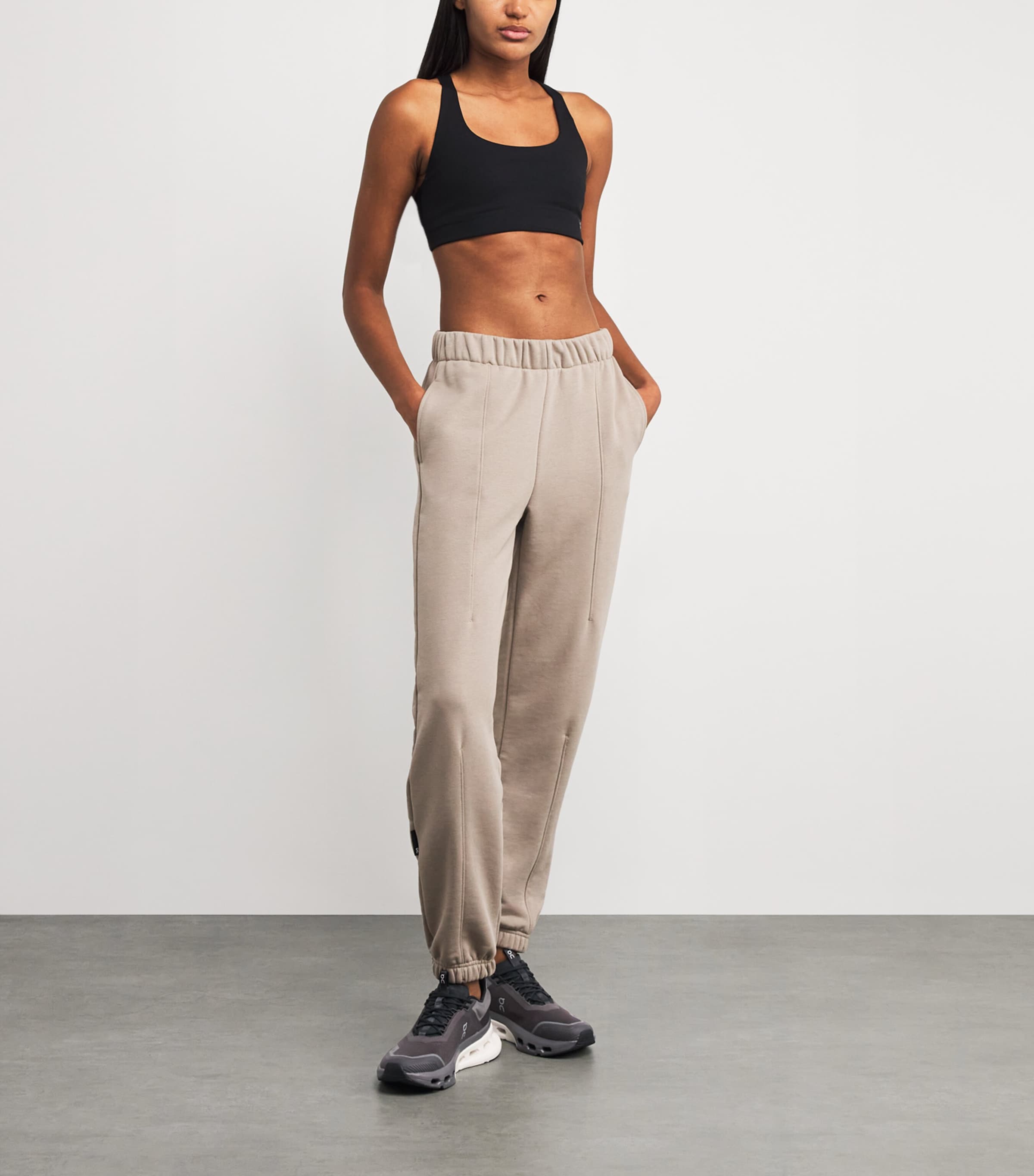 Cloudnova X Trainers PEBBLE | BLACK Image 6