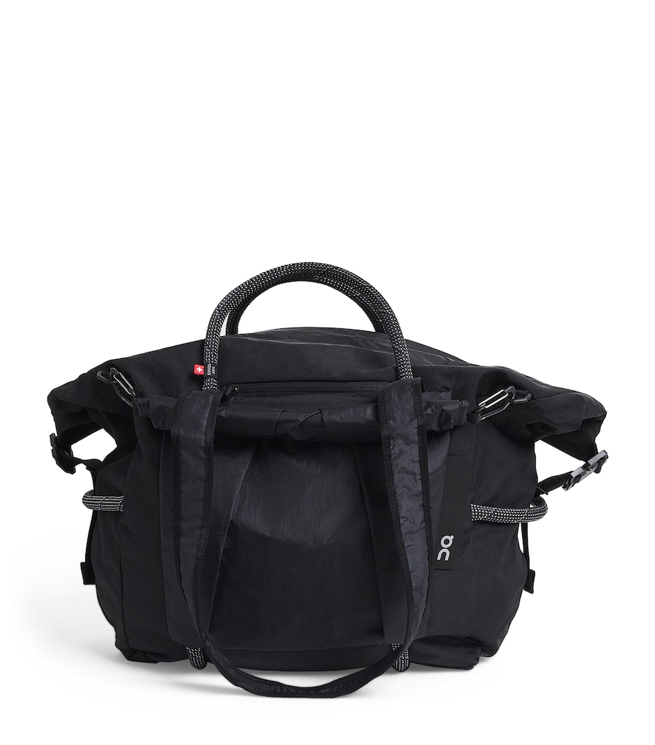 On Track Pack Elite Duffle Bag Black | Magnet Image 1