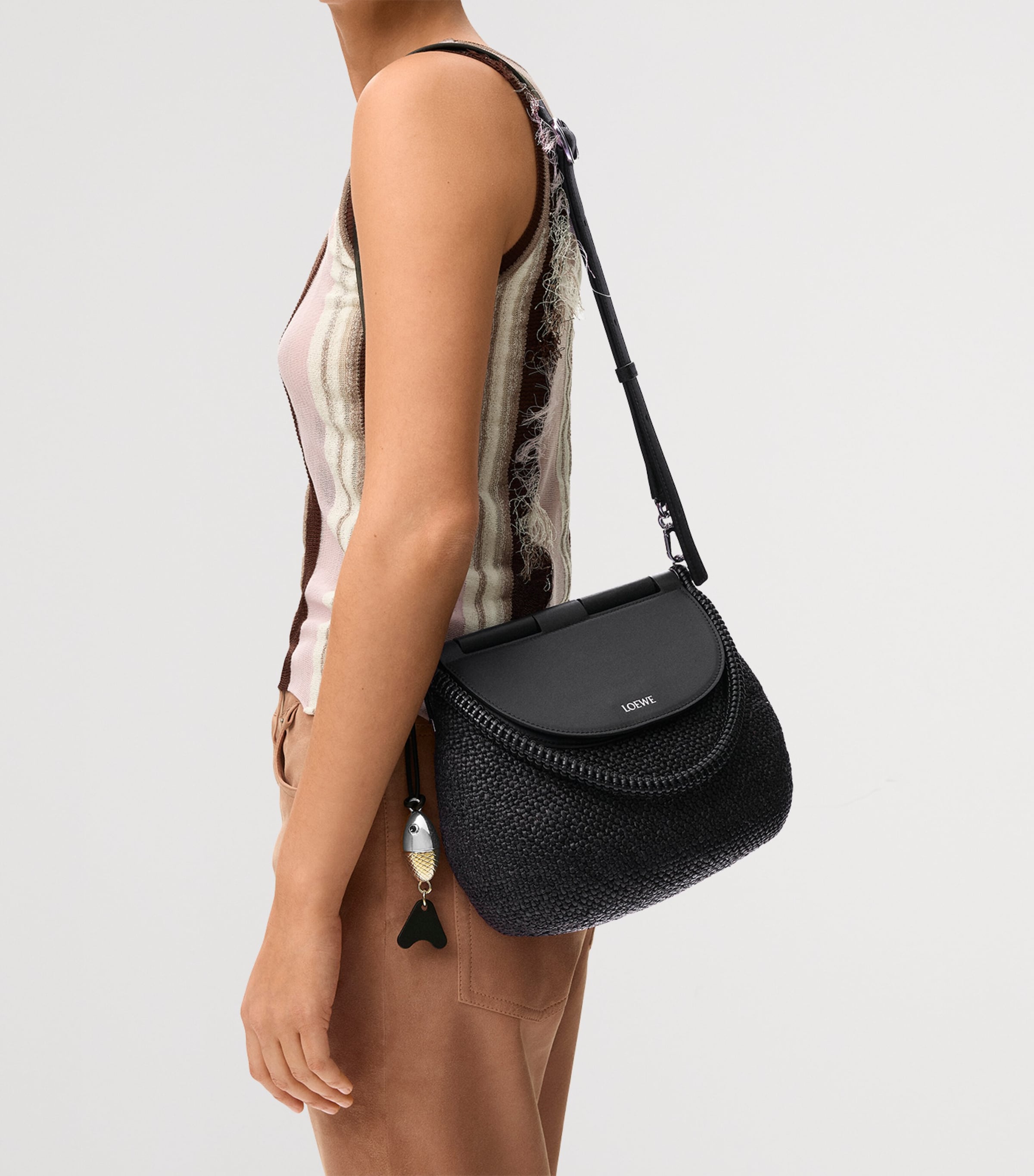 LOEWE x Paula’s Ibiza Medium Raffia Pescador Top-Handle Bag Black Image 8