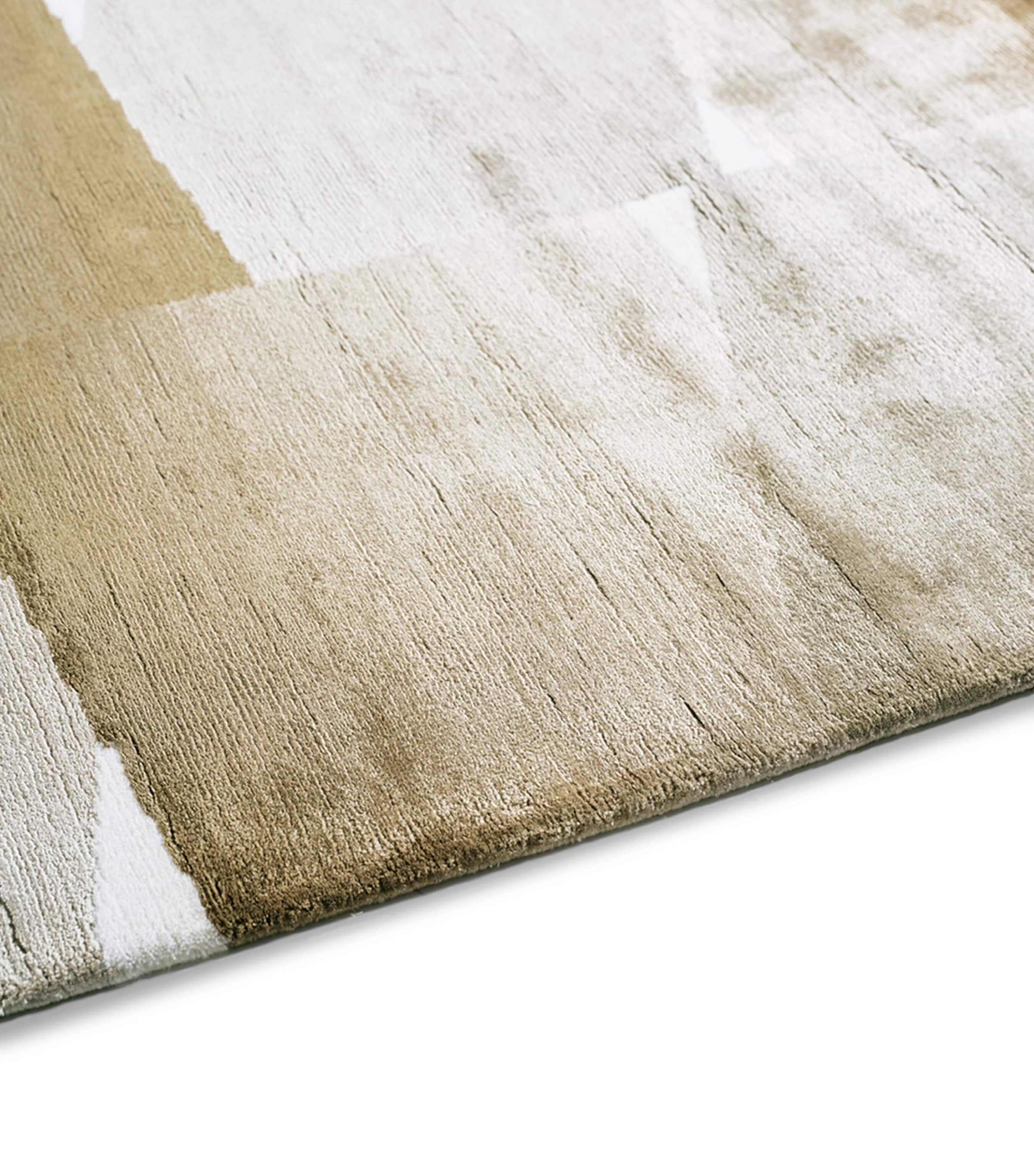 x Kelly Wearstler Crux Cognac Rug (1.83m x 2.74m) GOLD Image 3