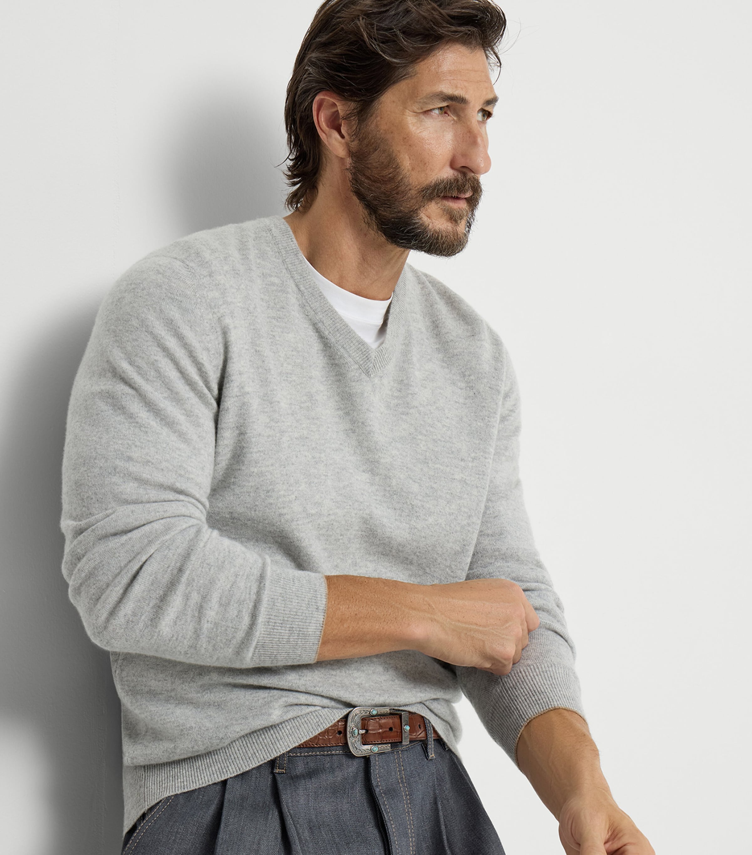 Brunello Cucinelli Mens Cashmere V-Neck Sweater Image 4