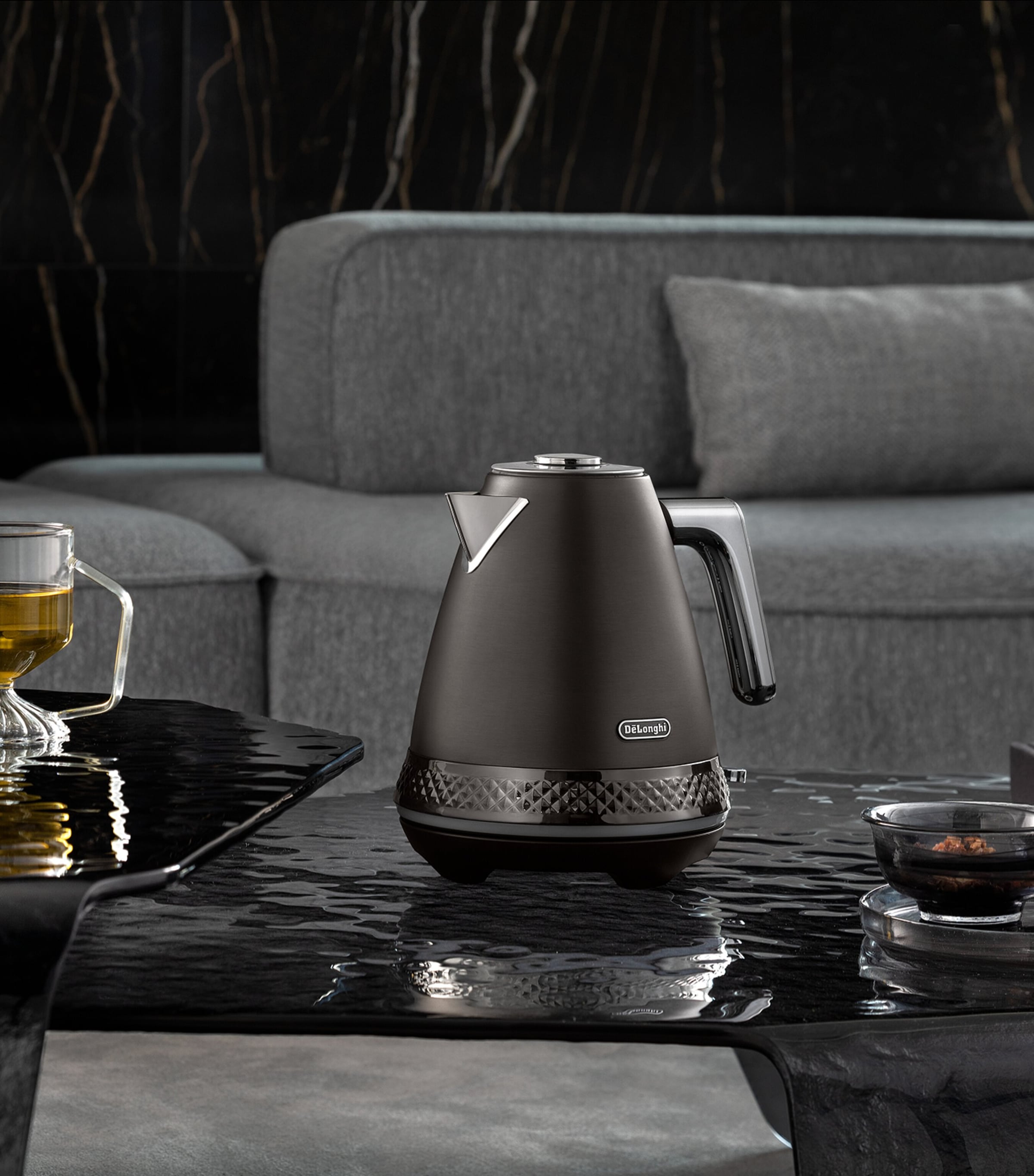 Stainless Steel Diadema Kettle BLACK Image 2