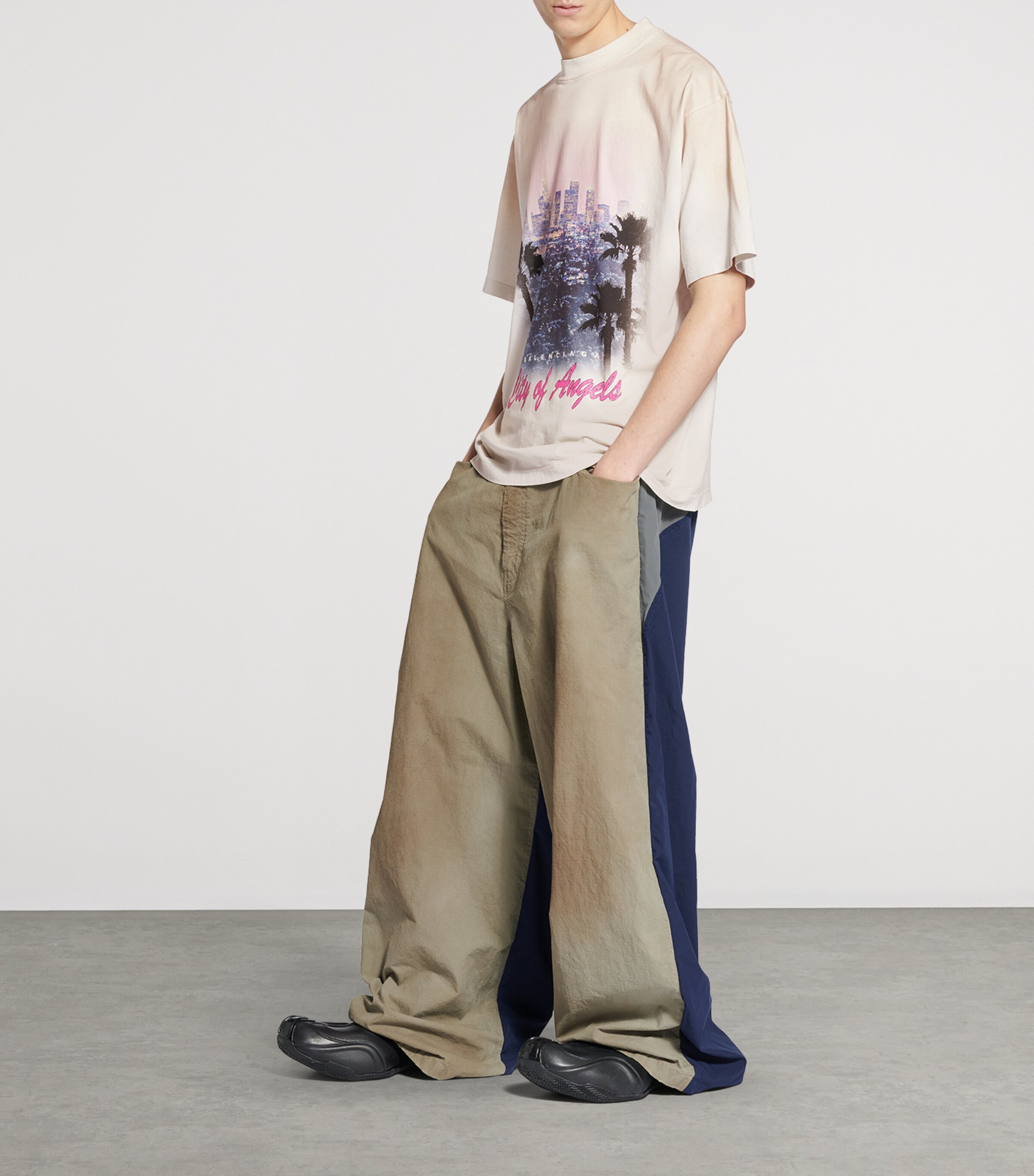 Balenciaga Mens Oversized Cotton Printed T-Shirt Image 4